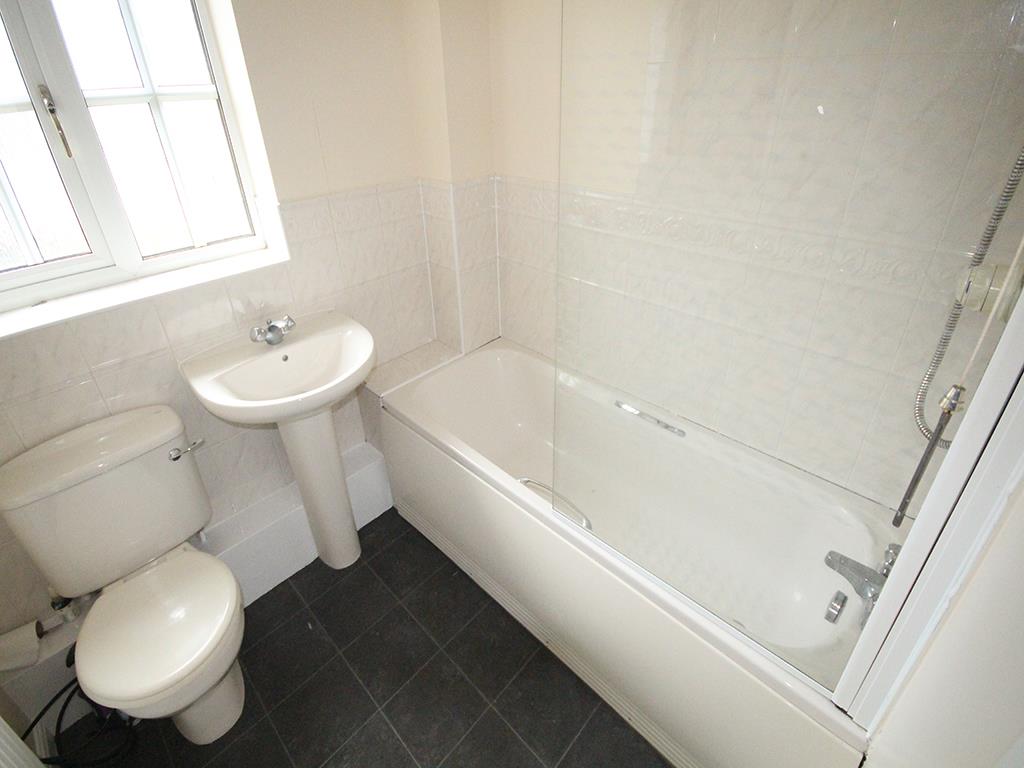 3 bedroom semi-detached house To Let in Barnoldswick - 2017-02-27 10.39.55.jpg